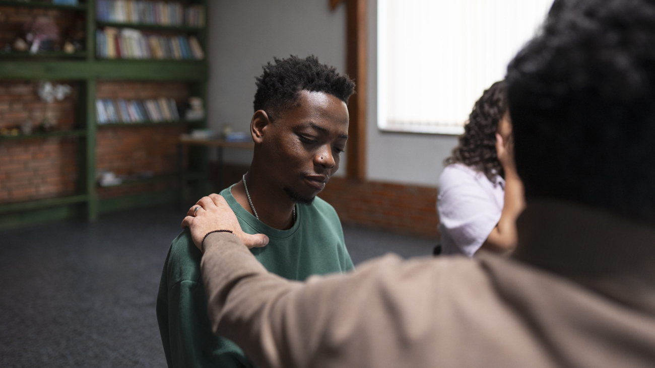 people-meeting-support-group