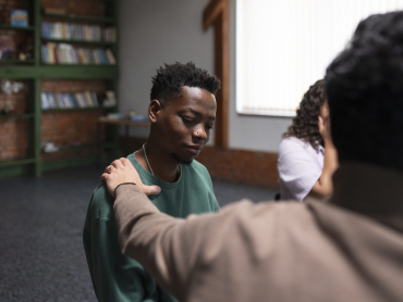 people-meeting-support-group